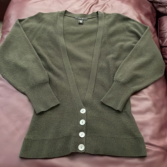 Sweater - Picture 2 of 8